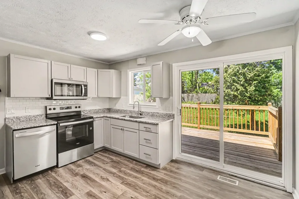 229 Sydelle Avenue Kalamazoo Charter Township MI 49006