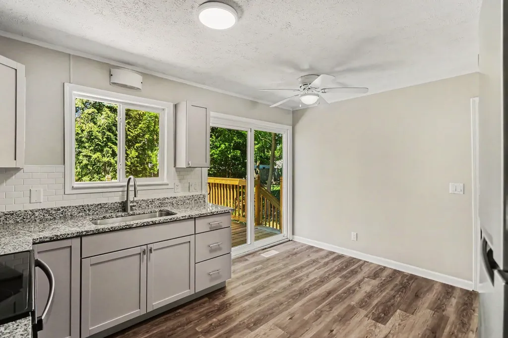 229 Sydelle Avenue Kalamazoo Charter Township MI 49006
