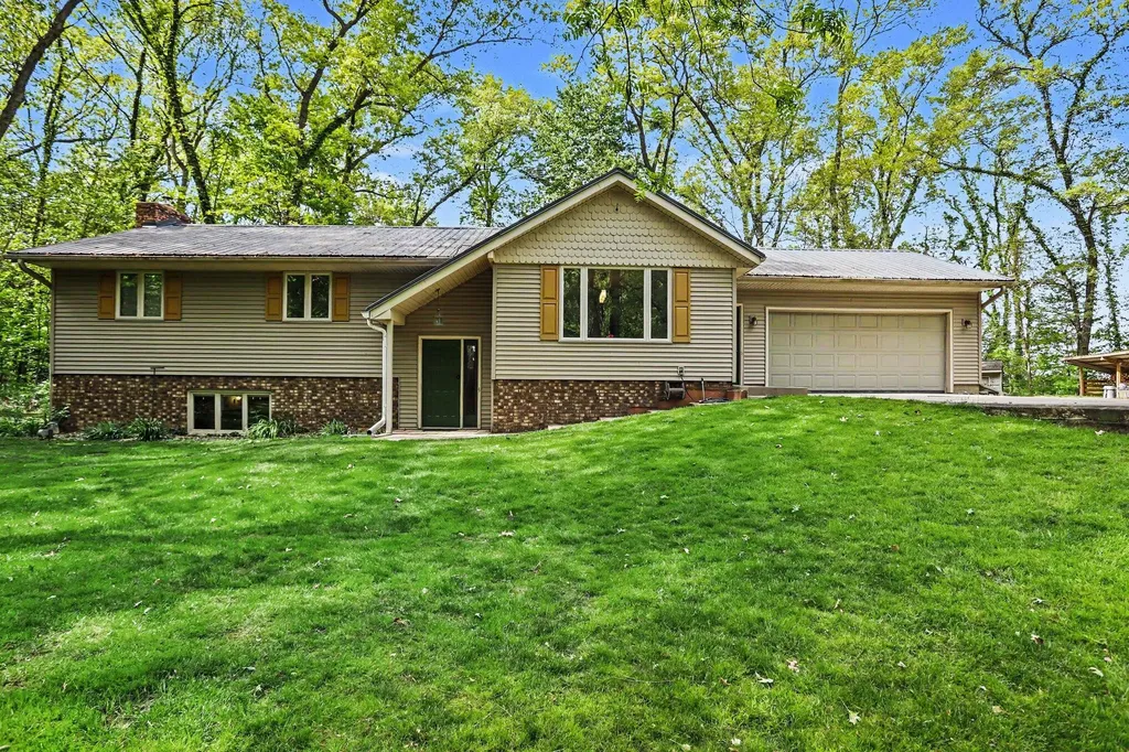 24108 Oak Lane Antwerp Township MI 49071