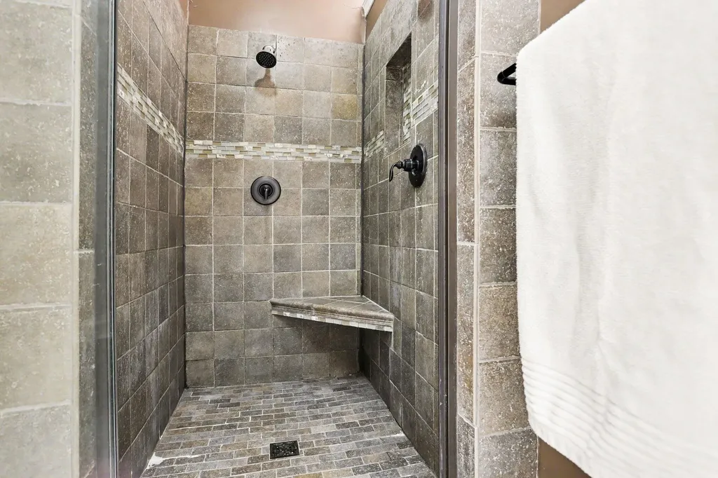24108 Oak Lane Antwerp Township MI 49071