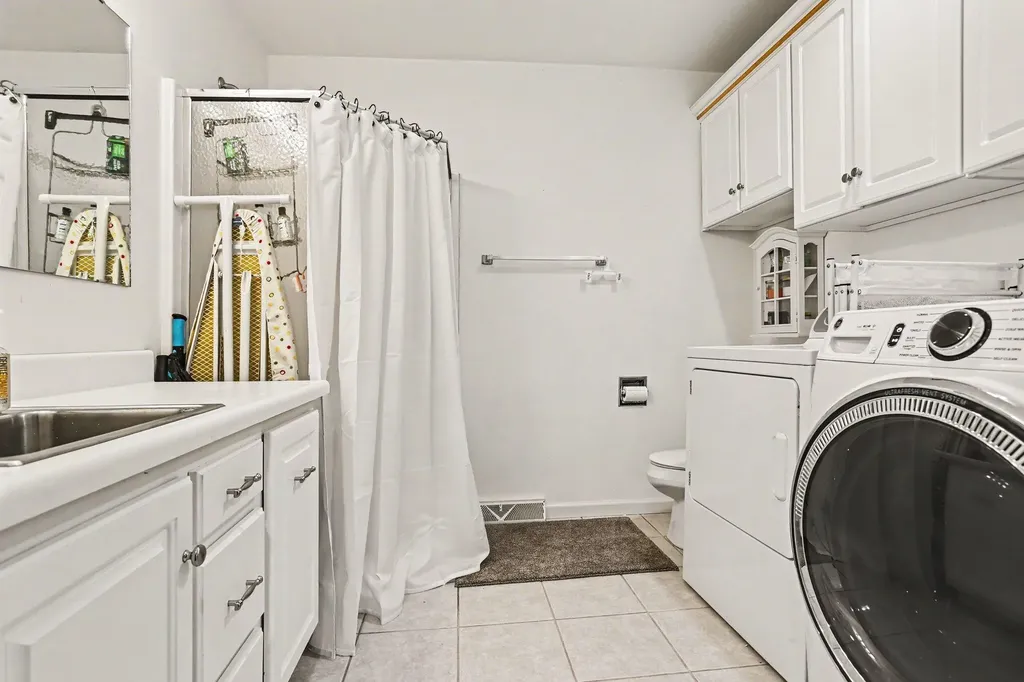 24108 Oak Lane Antwerp Township MI 49071