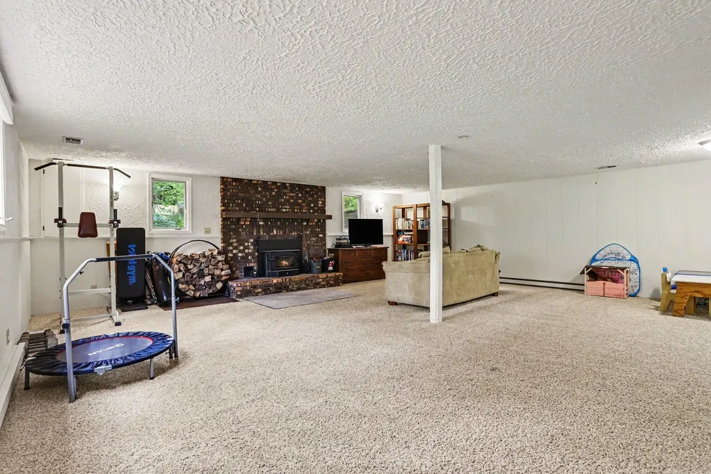 24108 Oak Lane Antwerp Township MI 49071