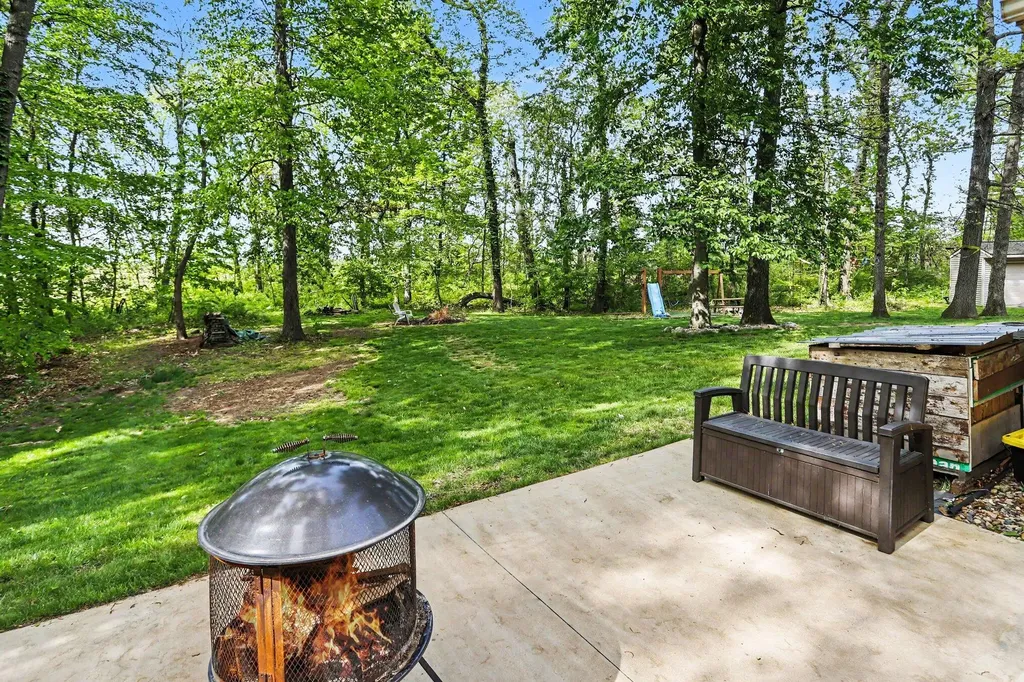 24108 Oak Lane Antwerp Township MI 49071