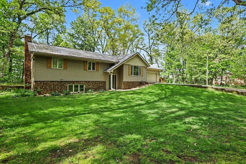 24108 Oak Lane Antwerp Township MI 49071