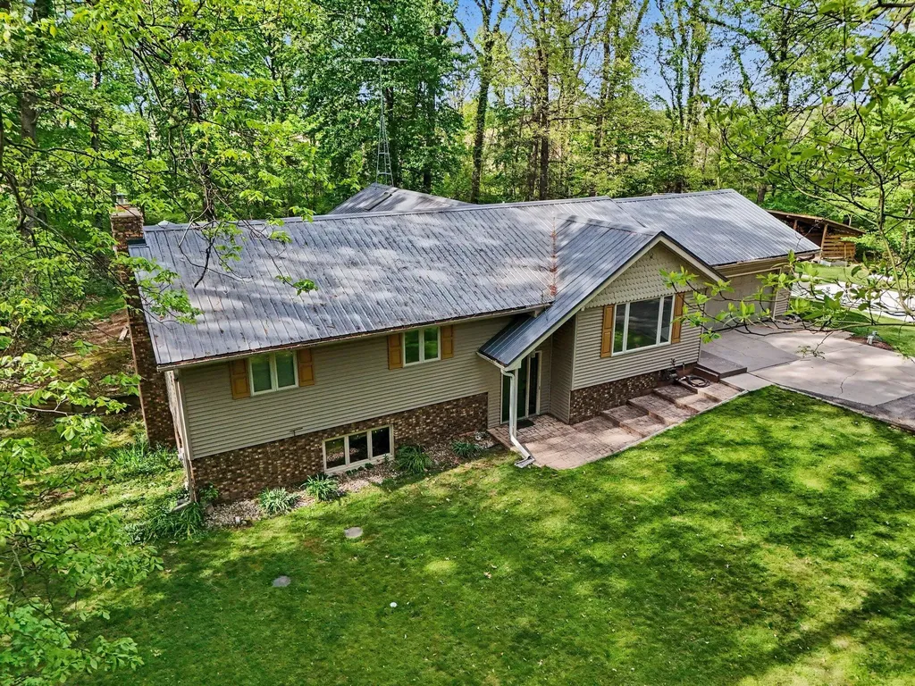 24108 Oak Lane Antwerp Township MI 49071