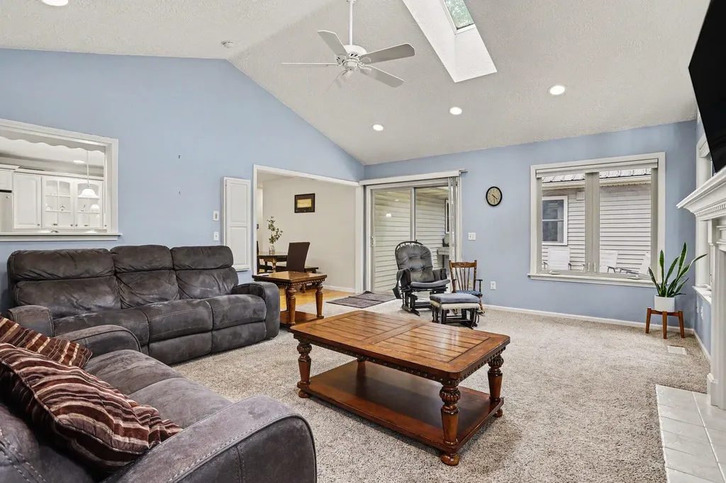 24108 Oak Lane Antwerp Township MI 49071