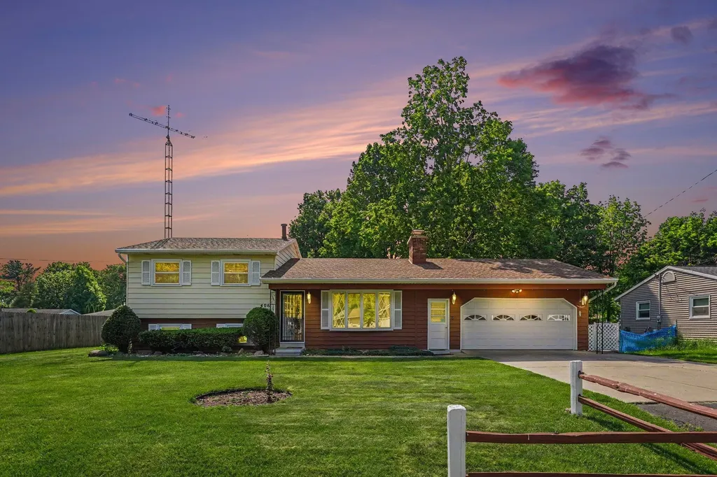 406 Woodlark Street Galesburg City MI 49053
