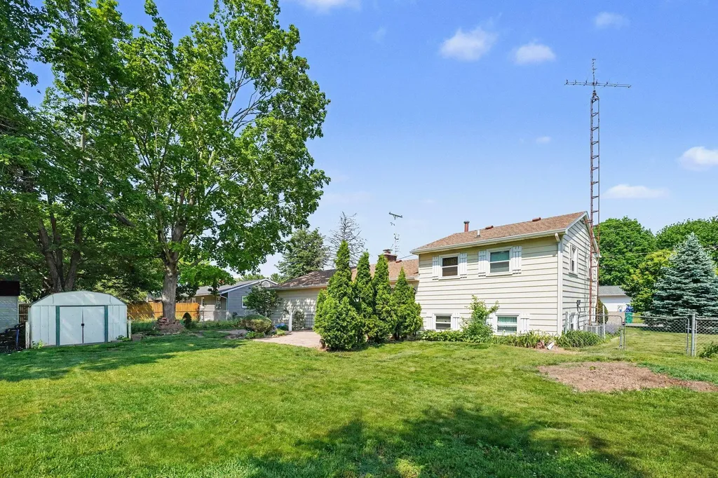 406 Woodlark Street Galesburg City MI 49053
