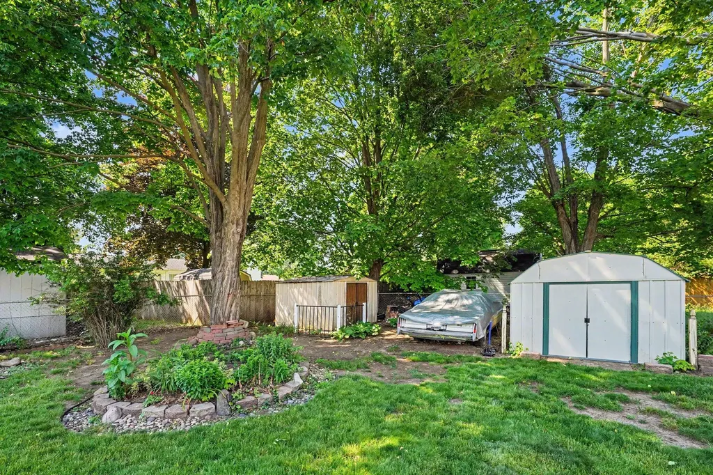 406 Woodlark Street Galesburg City MI 49053
