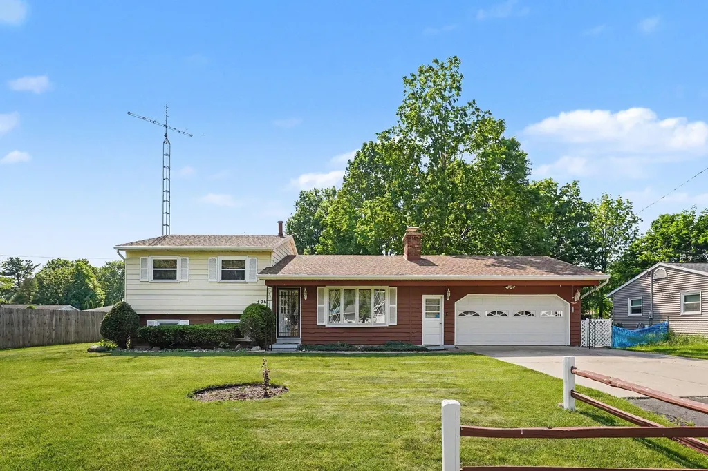 406 Woodlark Street Galesburg City MI 49053
