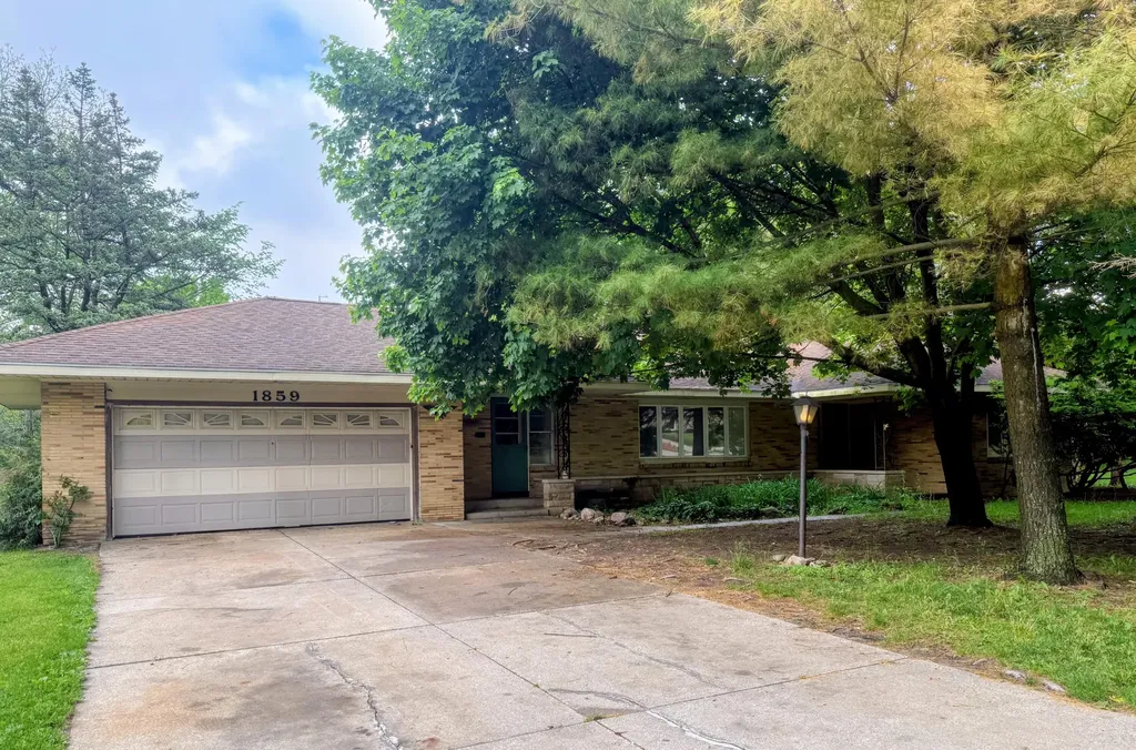 1859 Lake Michigan Drive NW Grand Rapids City MI 49504