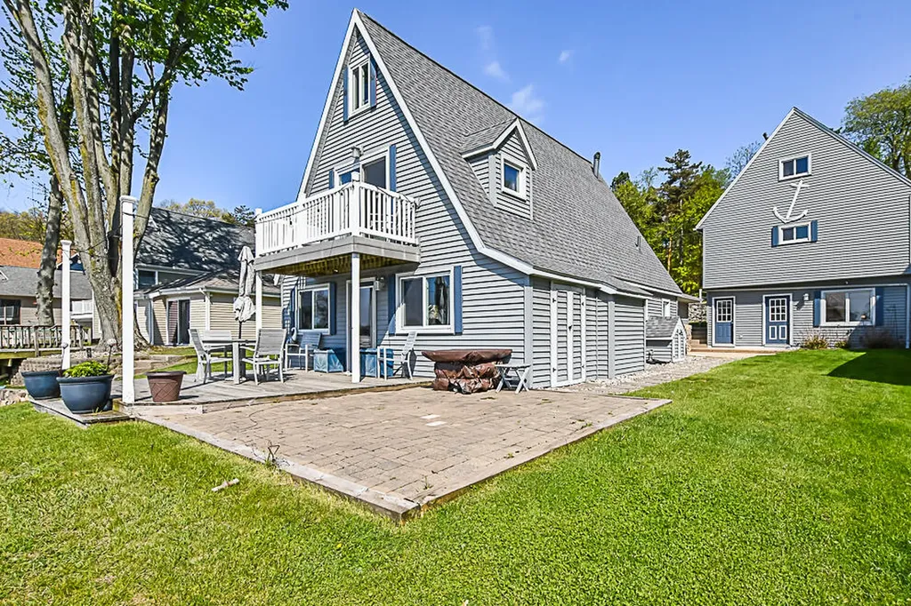 1210 N Eagle Lake Drive Texas Charter Township MI 49009