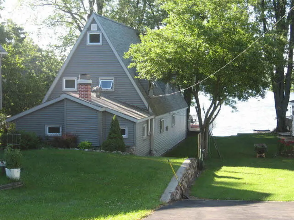 1210 N Eagle Lake Drive Texas Charter Township MI 49009