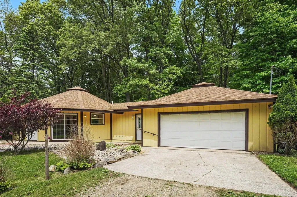 2308 N 33rd Street Comstock Charter Township MI 49053