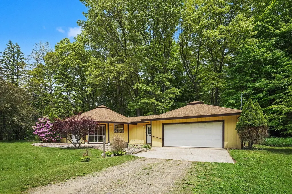 2308 N 33rd Street Comstock Charter Township MI 49053