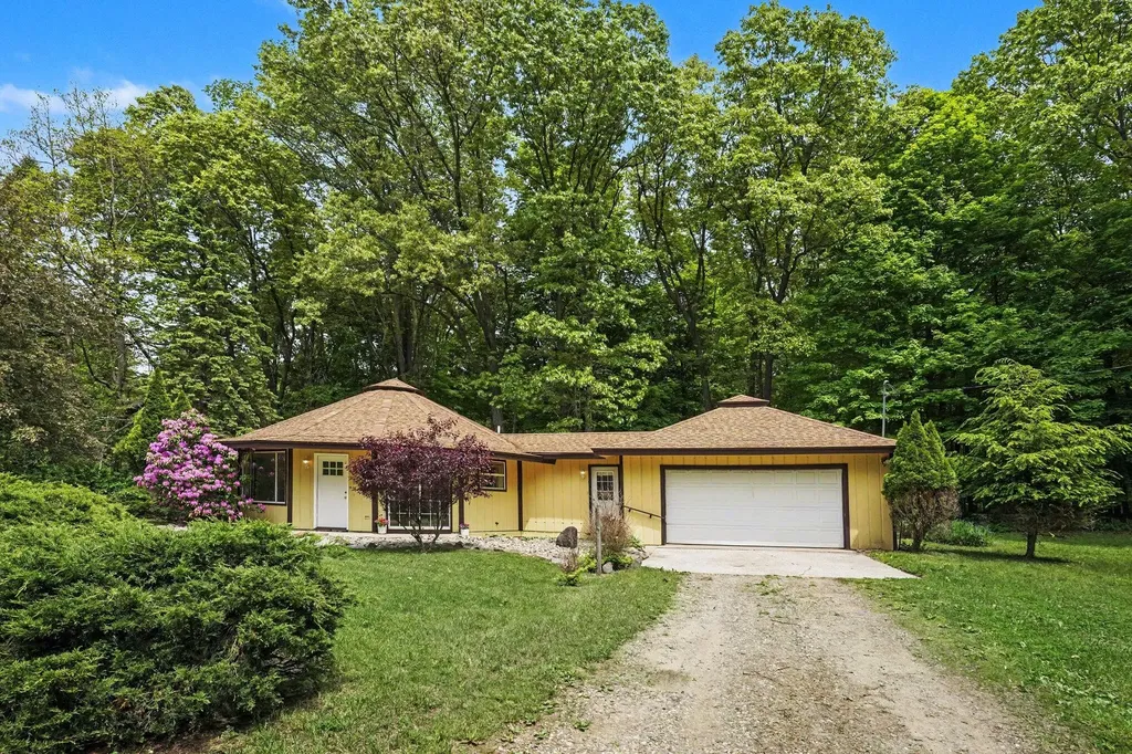 2308 N 33rd Street Comstock Charter Township MI 49053