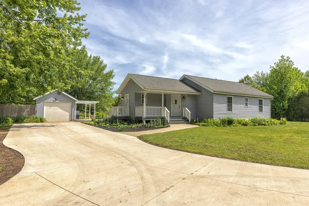 75764 16th Avenue South Haven Charter Township MI 49090