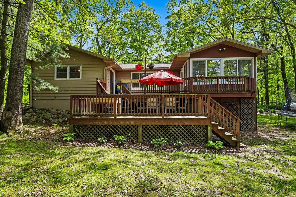 24234 Oak Lane Antwerp Township MI 49071