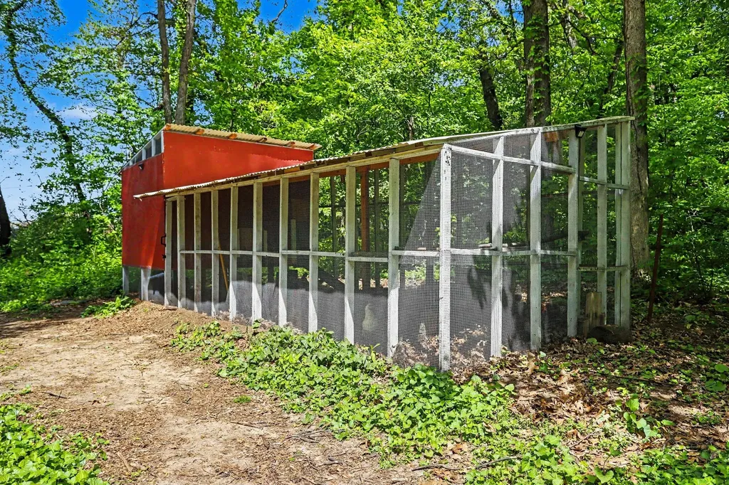 24234 Oak Lane Antwerp Township MI 49071