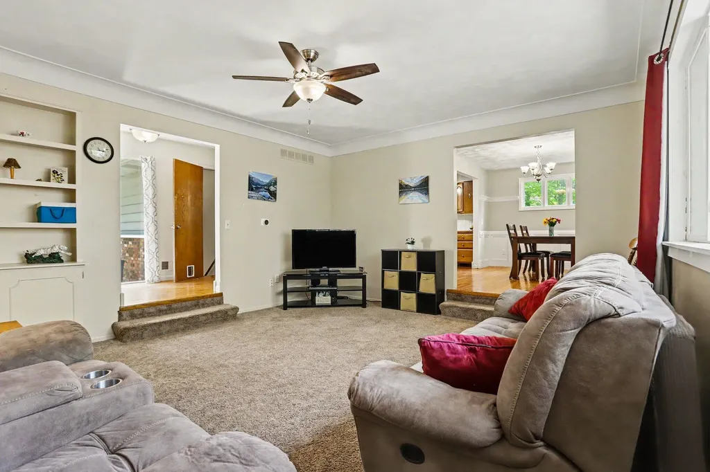 24234 Oak Lane Antwerp Township MI 49071