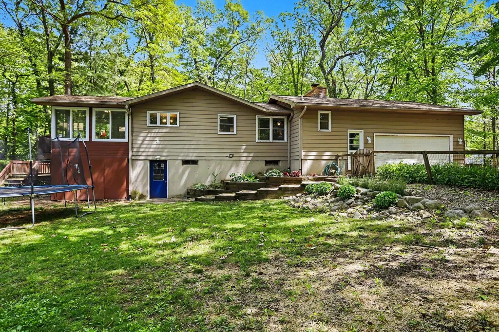24234 Oak Lane Antwerp Township MI 49071