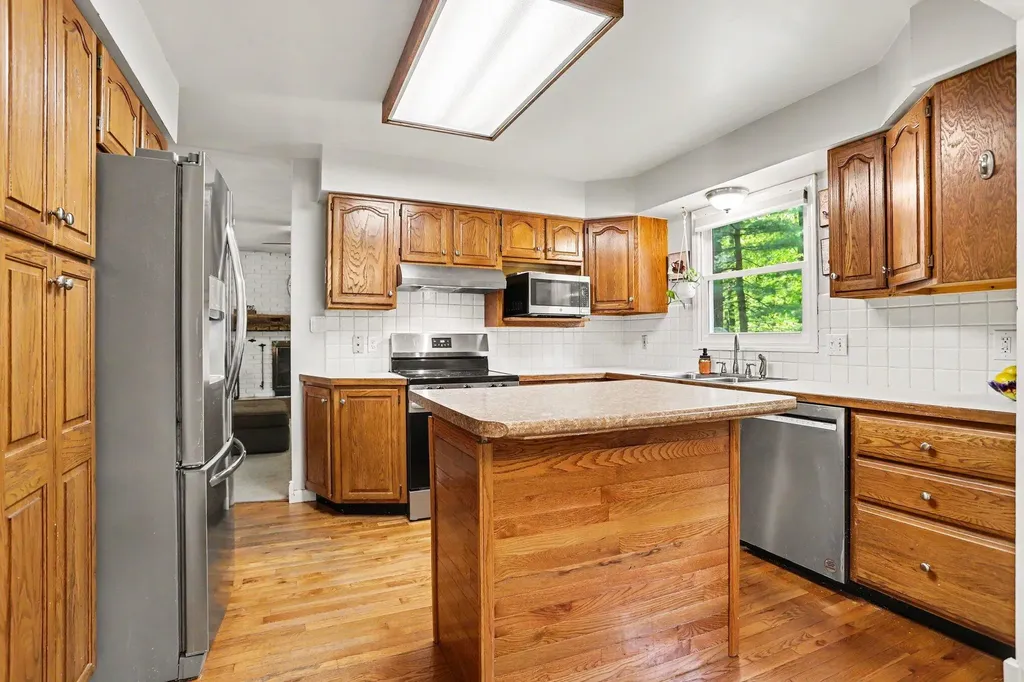 24234 Oak Lane Antwerp Township MI 49071