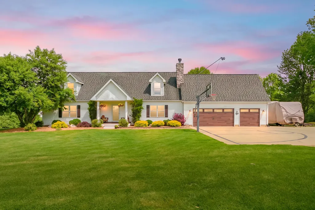 39166 36th Avenue Waverly Township MI 49079