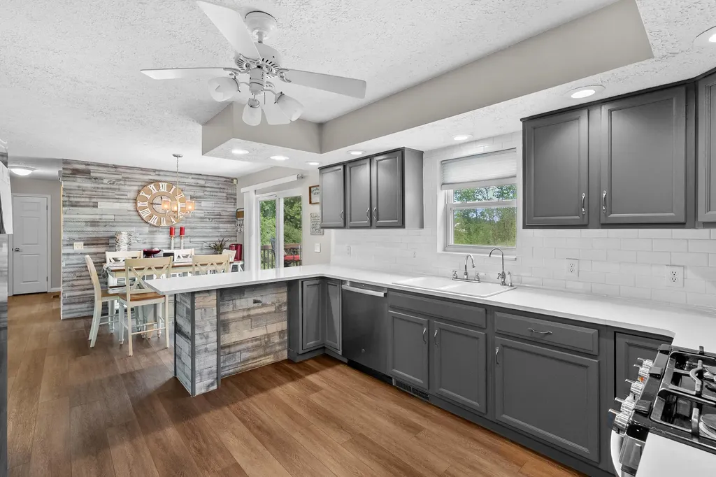 39166 36th Avenue Waverly Township MI 49079