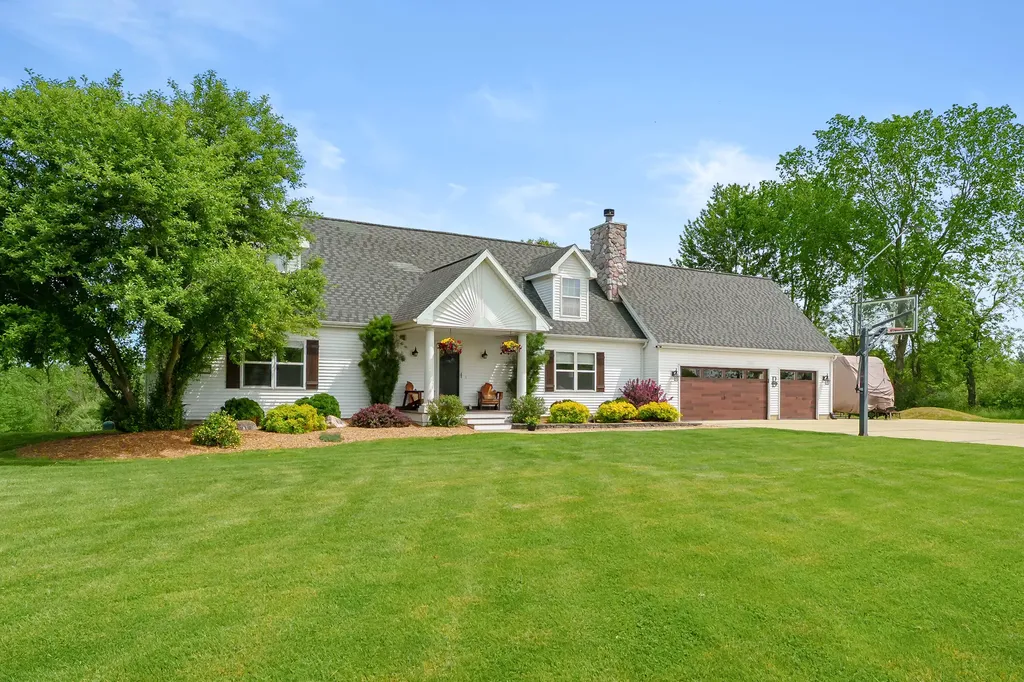 39166 36th Avenue Waverly Township MI 49079