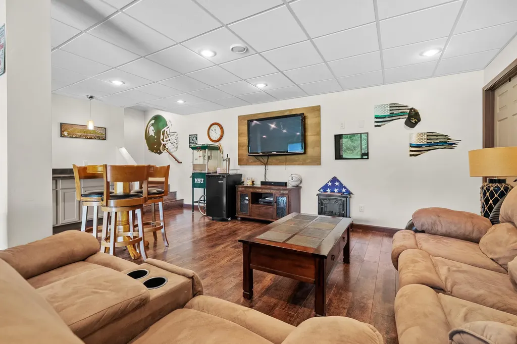 39166 36th Avenue Waverly Township MI 49079