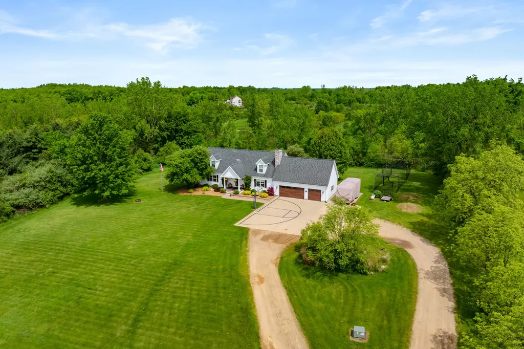 39166 36th Avenue Waverly Township MI 49079