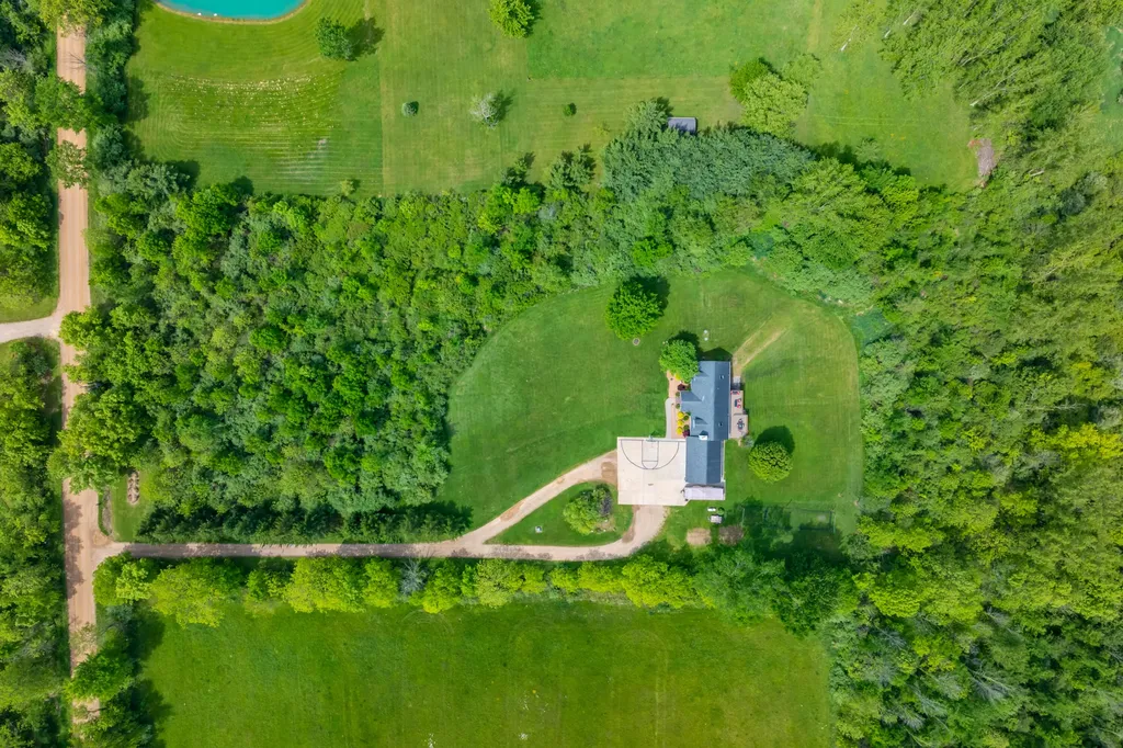 39166 36th Avenue Waverly Township MI 49079