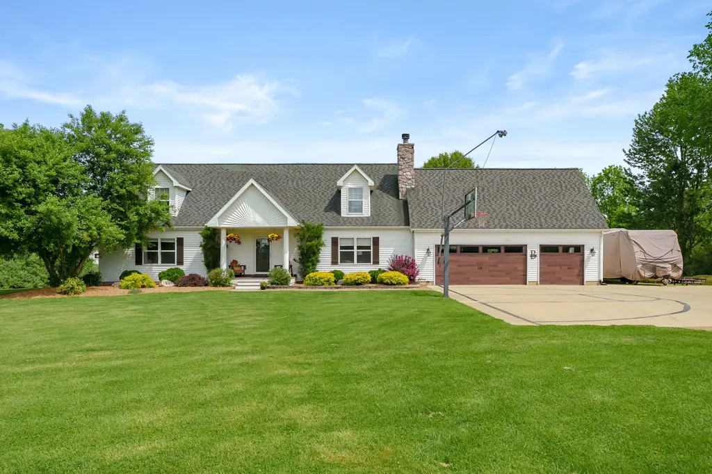 39166 36th Avenue Waverly Township MI 49079