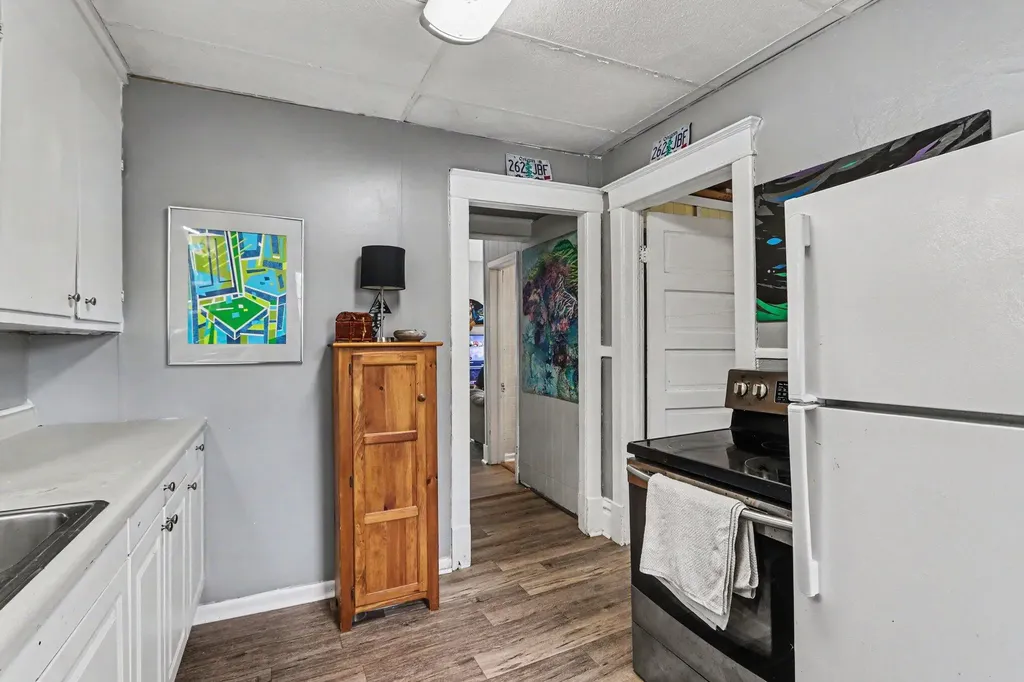 436 S Westnedge Court Kalamazoo City MI 49008