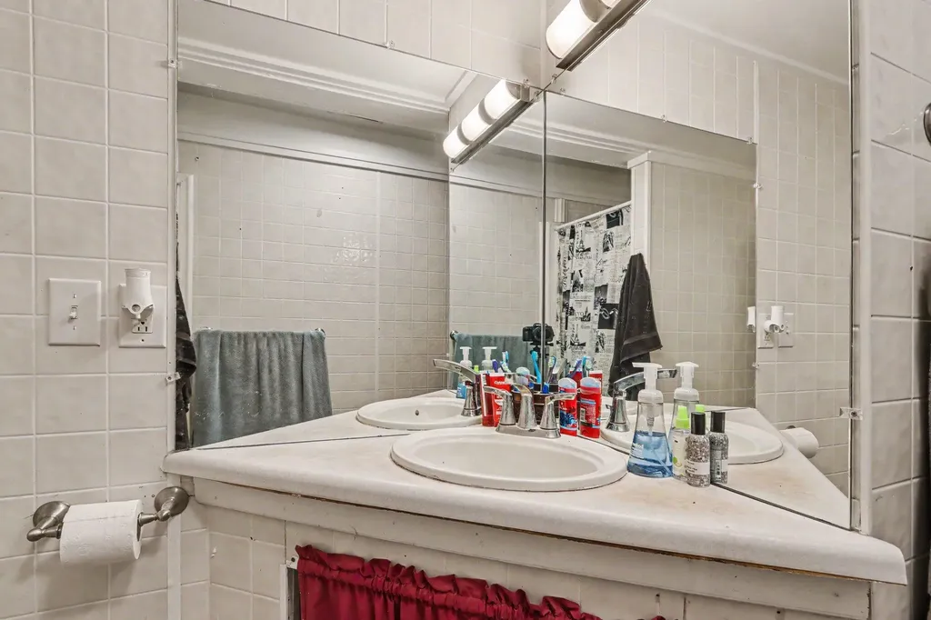 436 S Westnedge Court Kalamazoo City MI 49008