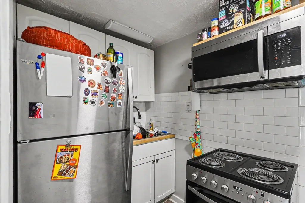 436 S Westnedge Court Kalamazoo City MI 49008