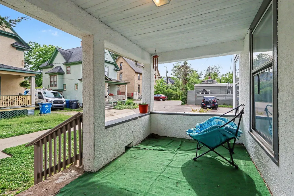 436 S Westnedge Court Kalamazoo City MI 49008