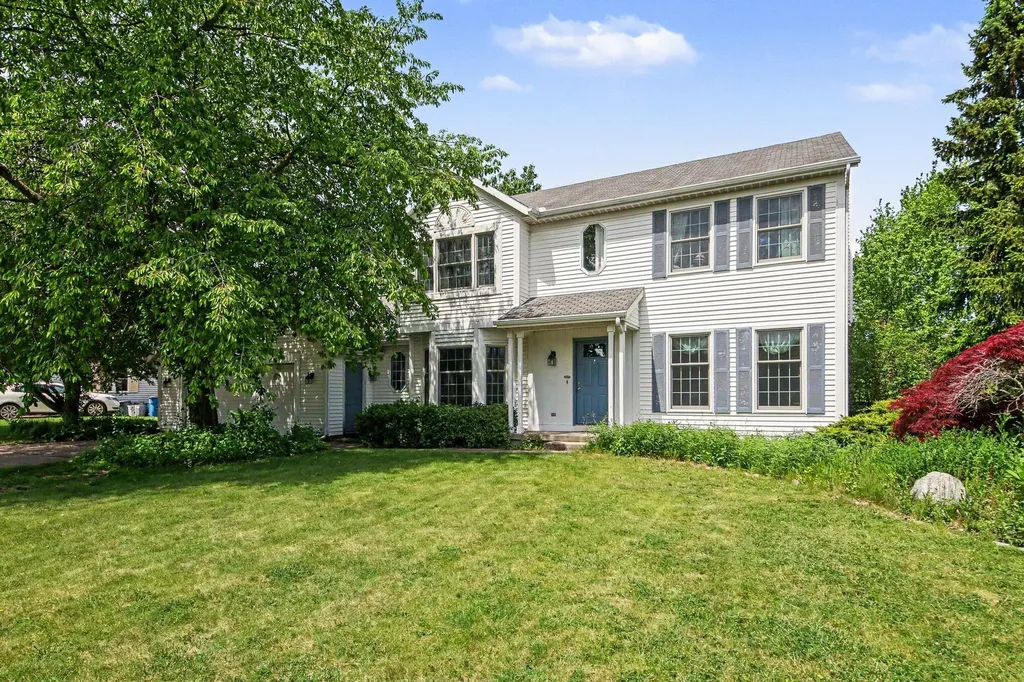 5337 Ticonderoga Drive SE Kentwood City MI 49508