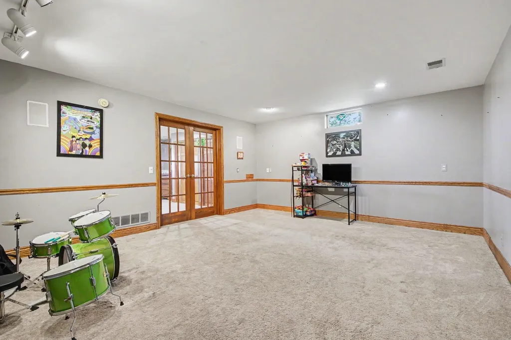 5337 Ticonderoga Drive SE Kentwood City MI 49508