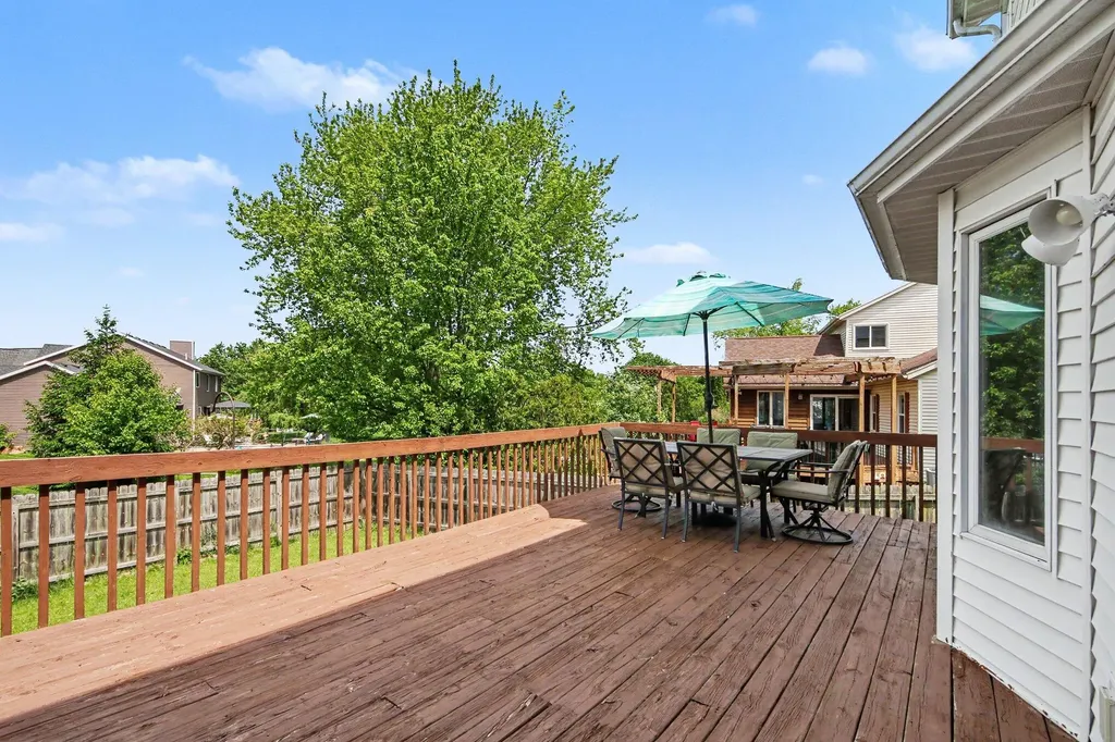 5337 Ticonderoga Drive SE Kentwood City MI 49508