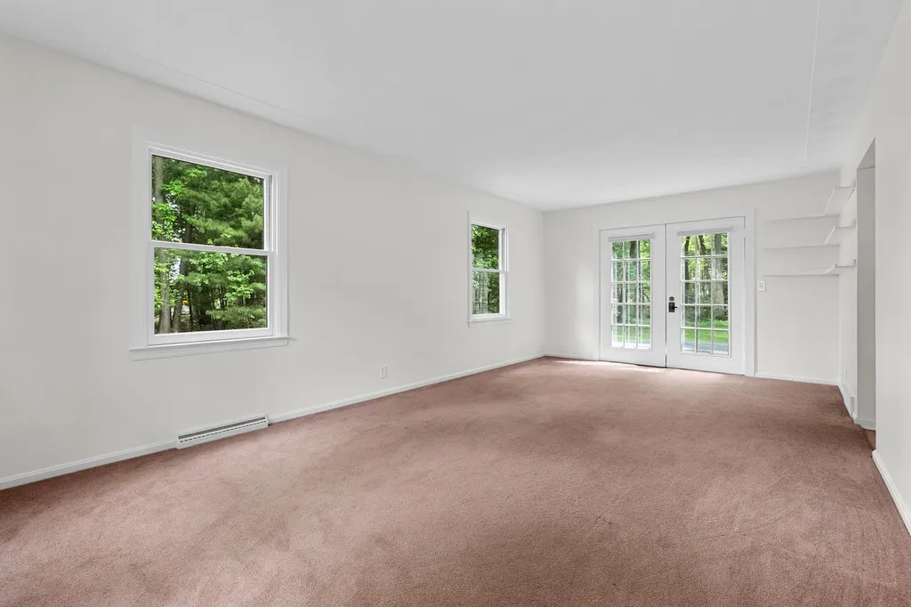 8001 Greenfield Shores Drive Pavilion Township MI 49088