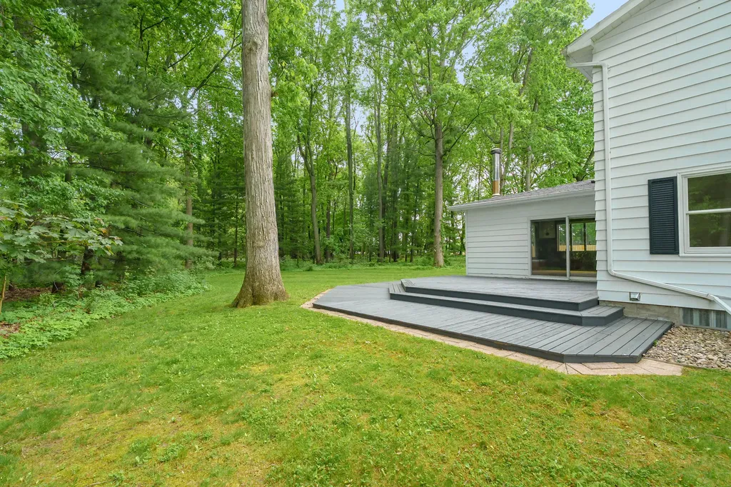 8001 Greenfield Shores Drive Pavilion Township MI 49088