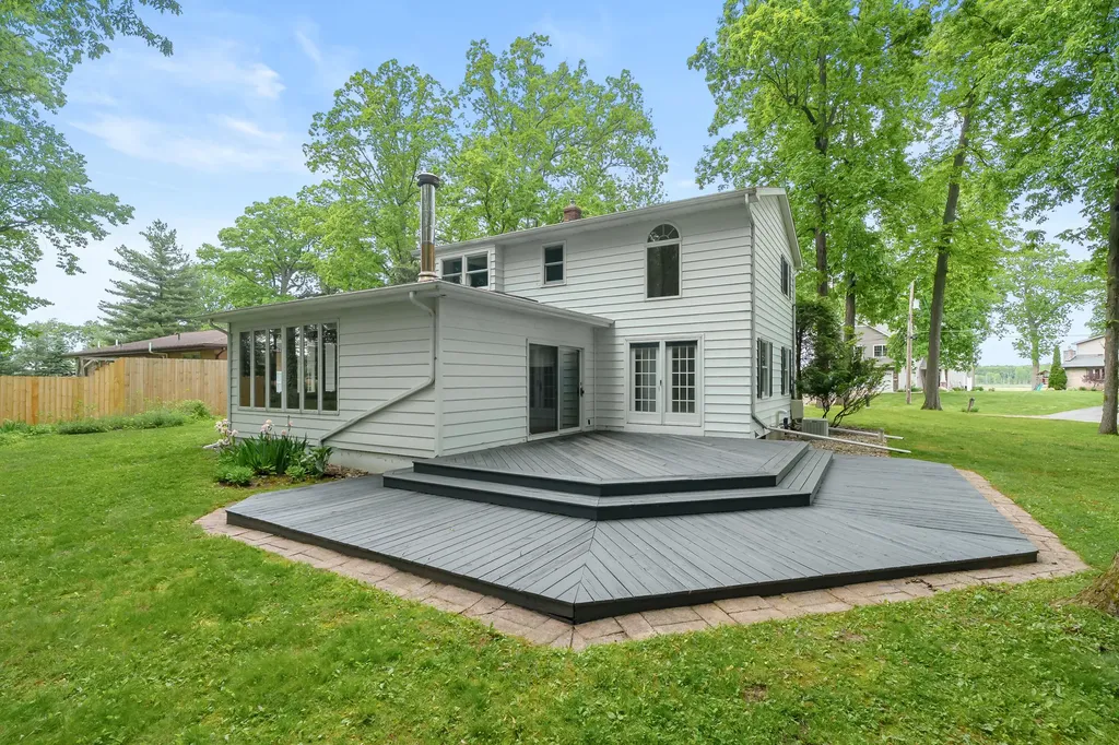 8001 Greenfield Shores Drive Pavilion Township MI 49088
