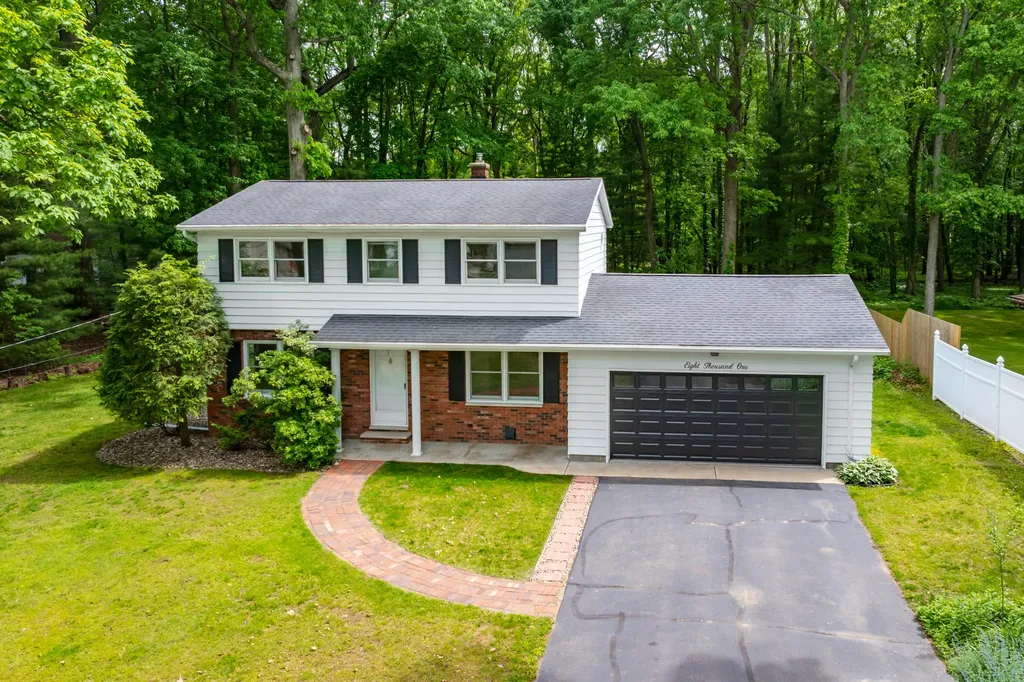 8001 Greenfield Shores Drive Pavilion Township MI 49088