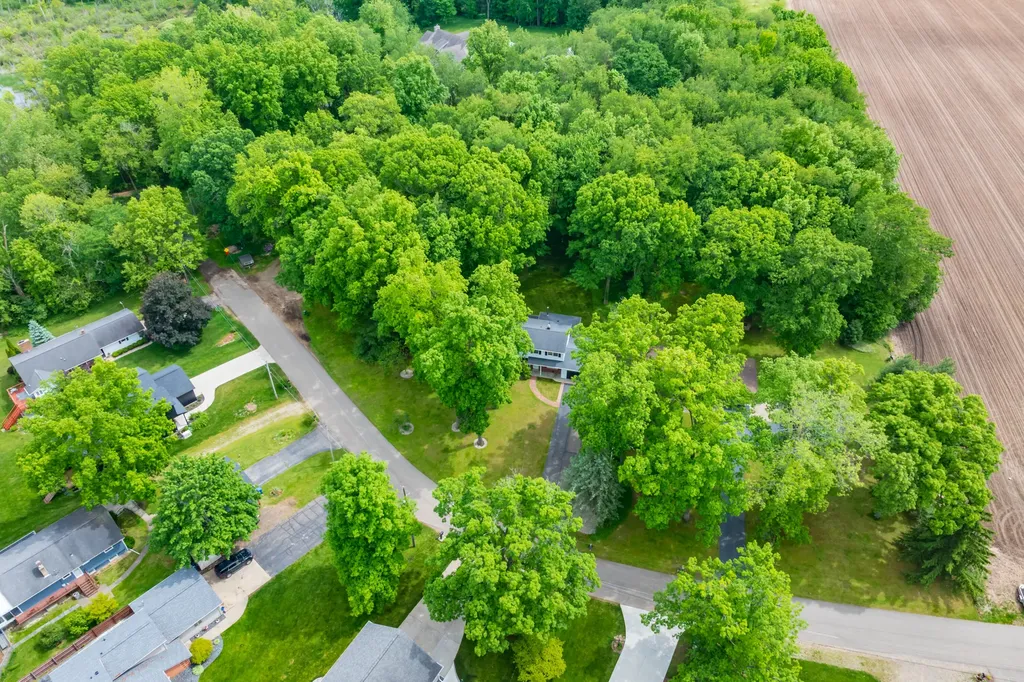 8001 Greenfield Shores Drive Pavilion Township MI 49088