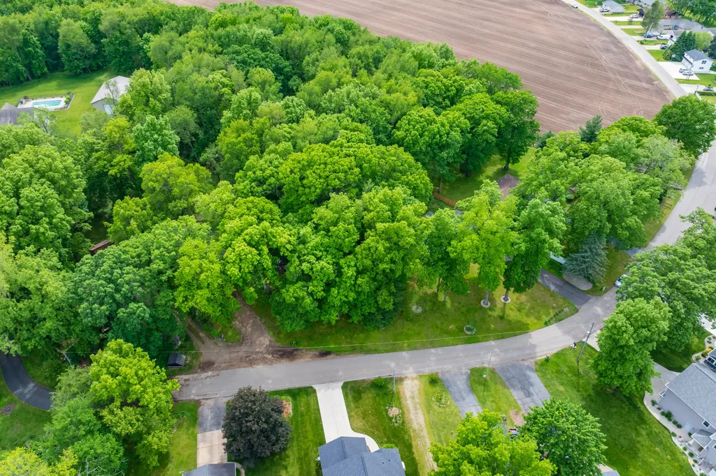 8001 Greenfield Shores Drive Pavilion Township MI 49088