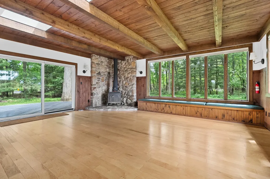 8001 Greenfield Shores Drive Pavilion Township MI 49088