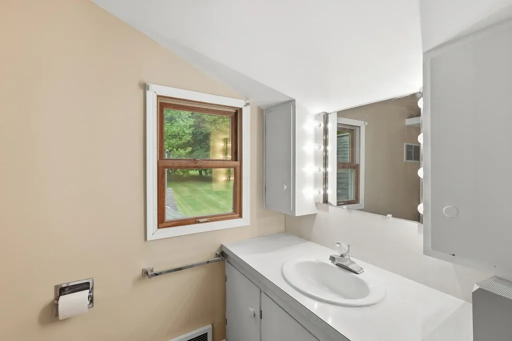 8580 N Riverview Drive Cooper Charter Township MI 49004