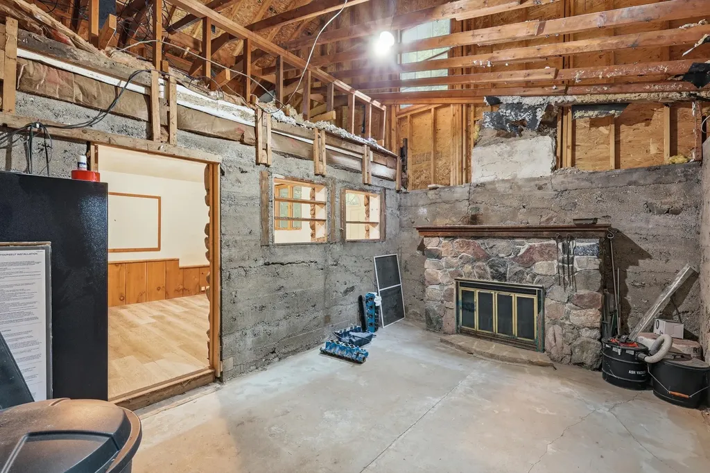 8580 N Riverview Drive Cooper Charter Township MI 49004