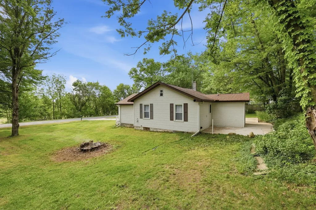 8580 N Riverview Drive Cooper Charter Township MI 49004